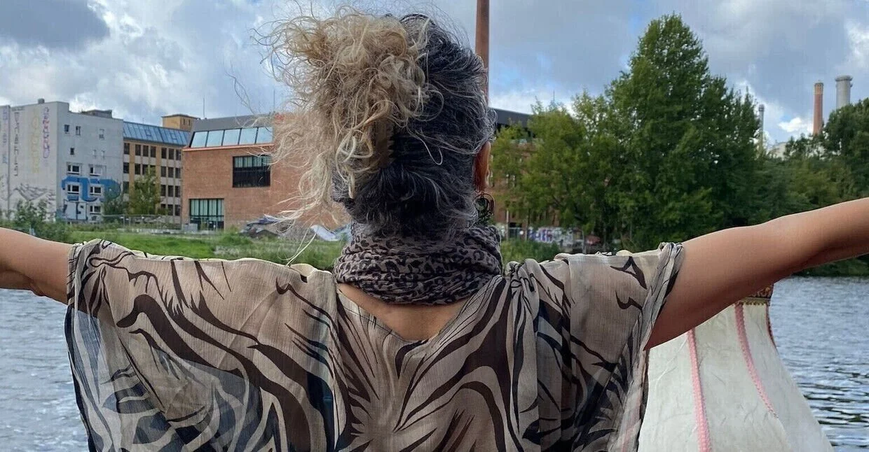 Roots&amp;Pathways: a Holistic Textile Art Incubator for Migrant Single Mothers