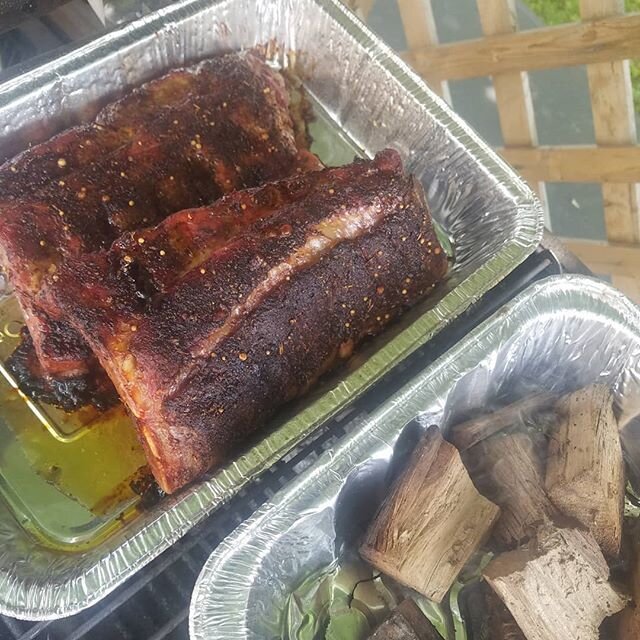 Smoking the meat!

#freshthymemarket #pkgrillsmoker #grillinandchillin🔥🔥🔥 #babybackribs🍖 #michaelsymonrecipe #rendevousseasoning #sundayfunday #nofilter