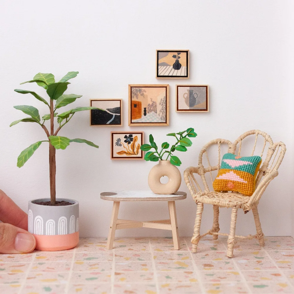Floret miniature dollhouse canvas painting in 1:12 scale — Honey