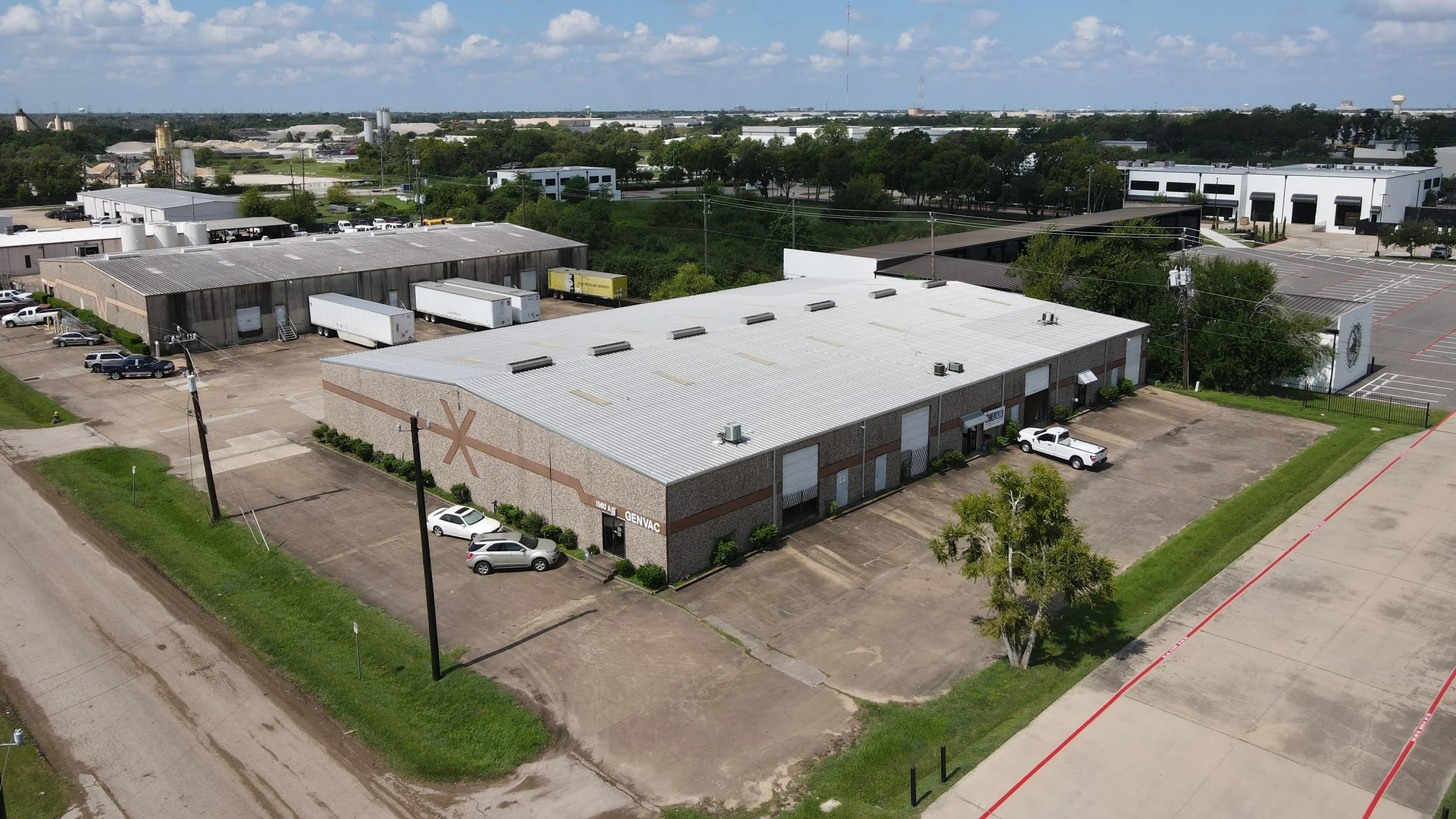 1560 Industrial Dr