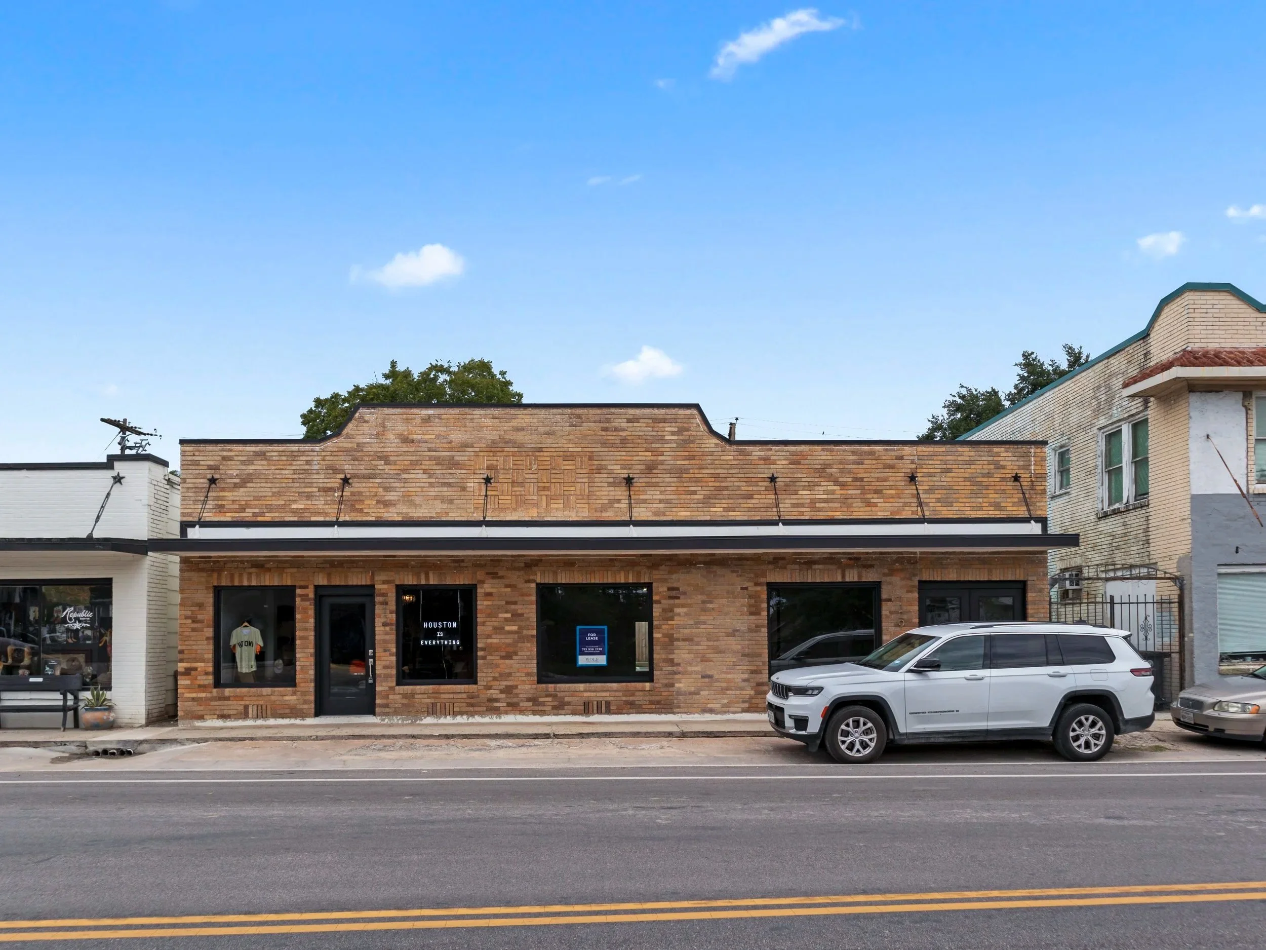 1131 E 11th St