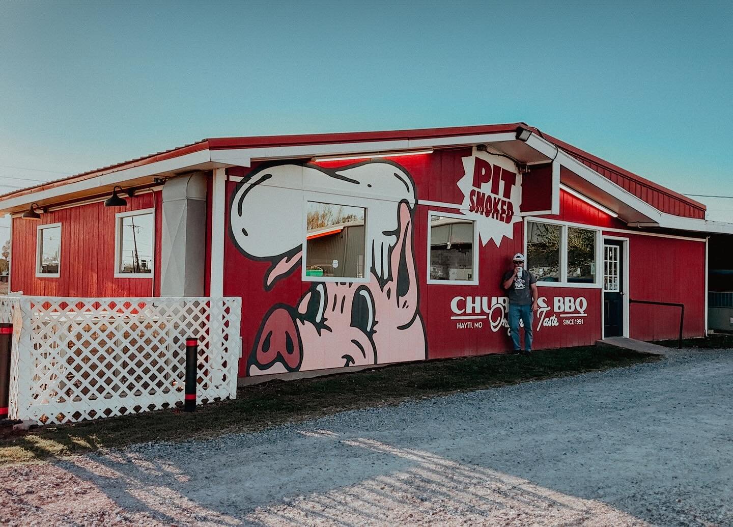 I&rsquo;ve been so excited to share this project! It&rsquo;s been a joy painting at Chubby&rsquo;s BBQ in Hayti, MO. The staff was so kind and the food was incredible. 

If you didn&rsquo;t know I rebranded their business last summer and we&rsquo;ve 