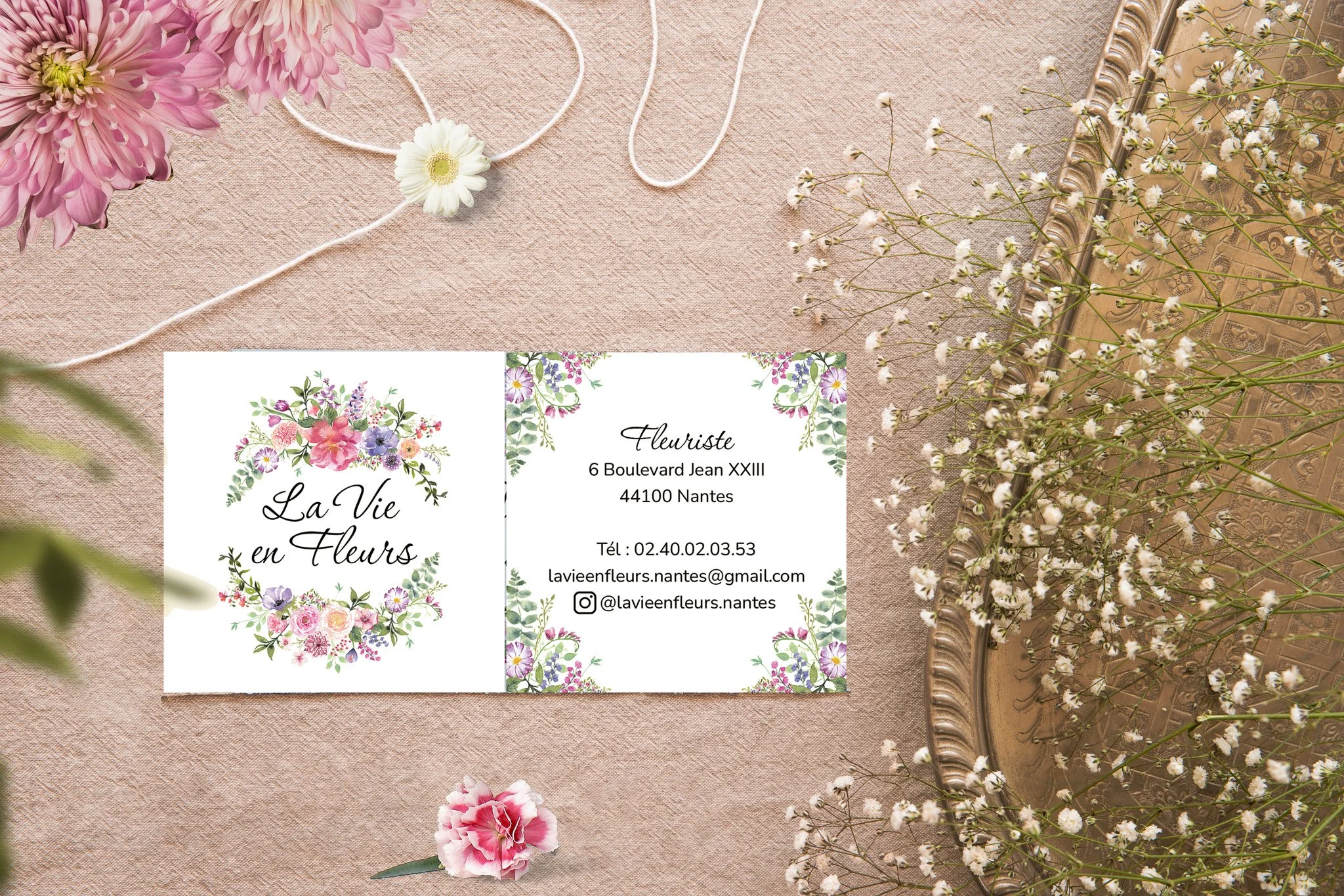 logo illustré à l’aquarelle pour artisan fleuriste