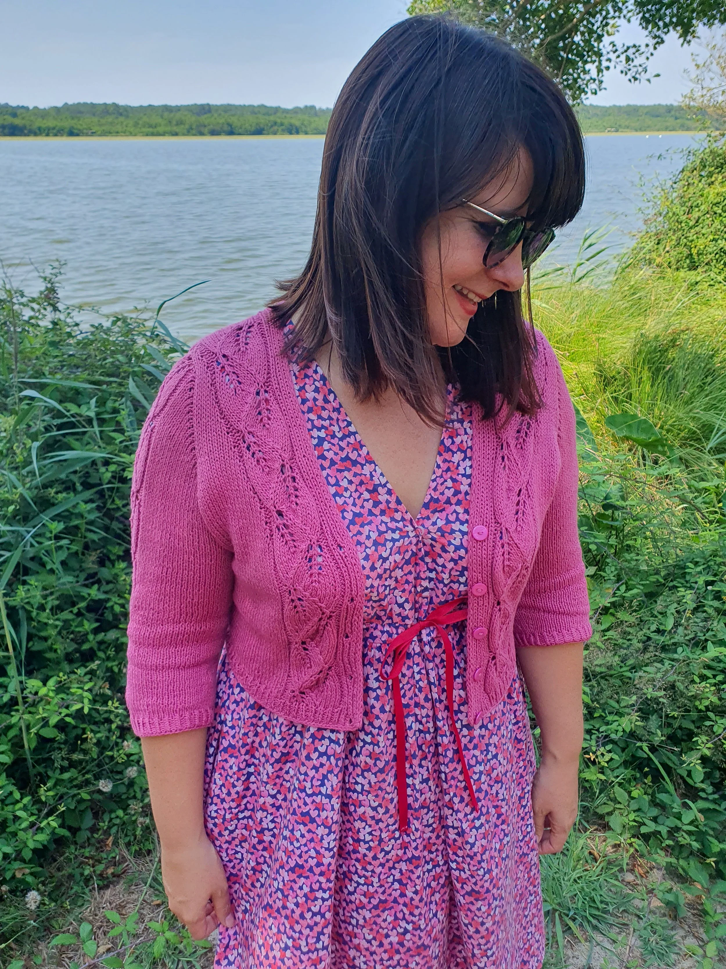 Suzanne - Patron de tricot gilet court été à motif feuille  – PDF Français