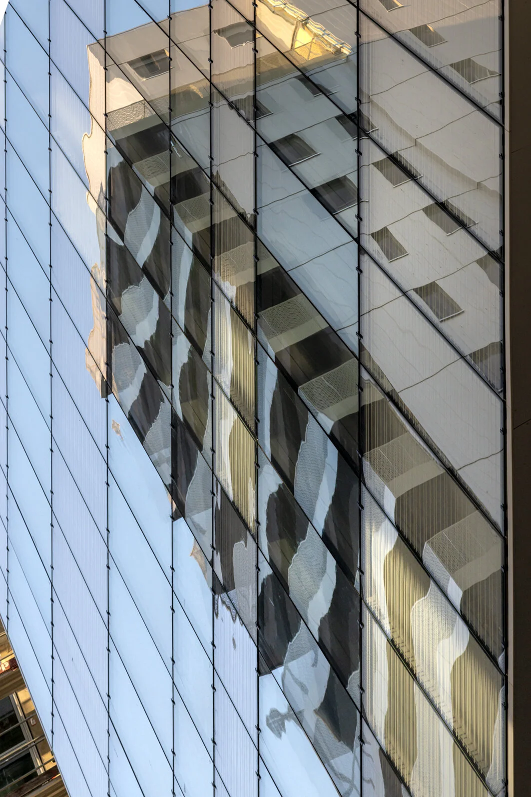 Immeuble_refletDSC_3046_90dpi.jpg