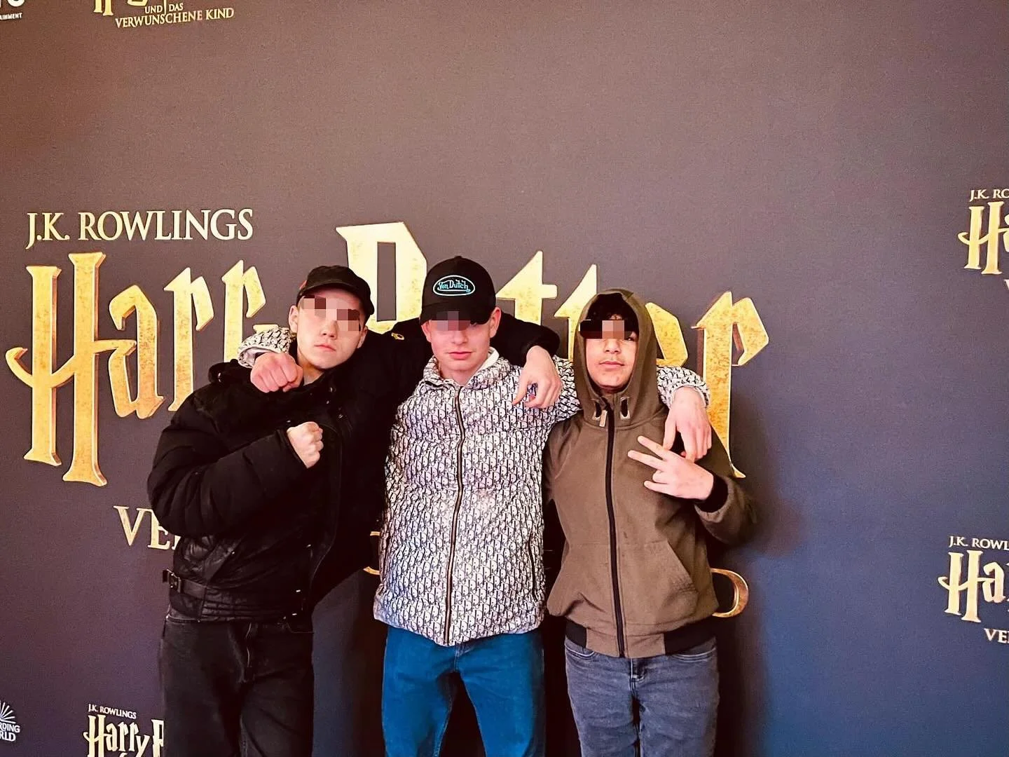 👋😃👉 Saskia hat Neuigkeiten aus der Welt der Kultur: 

&bdquo;Wildfang wurde magisch... Einen zauberhaften Abend verbrachten vorgestern 17 kleine und gro&szlig;e
Wildf&auml;nger:innen aus insgesamt f&uuml;nf unterschiedlichen
Wildfangeinrichtungste