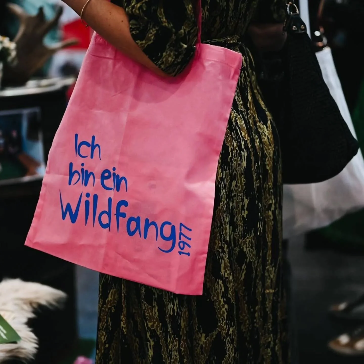 Wir sind #Wildfang und sind f&uuml;r euch auf dem @jugendhilfetag 2025 in Leipzig. 
Heute war Messeauftakt und viele von euch haben uns bereits besucht 🫶 Wir freuen uns auch Morgen wieder auf spannende Vortr&auml;ge und den Austausch mit euch 🤠 
Ko