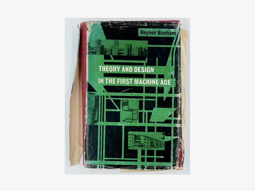 Reyner Banham. Theory and Design in the First Machine Age. 2nd