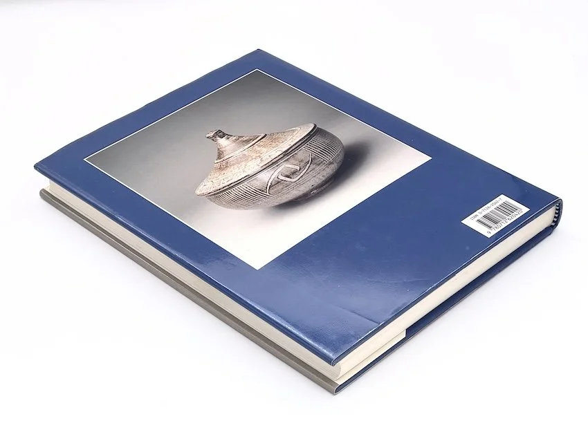 Paul Rice and Christopher Gowing, British Studio Ceramics in the 20th Century. Barrie & Jenkins, London, 1989.