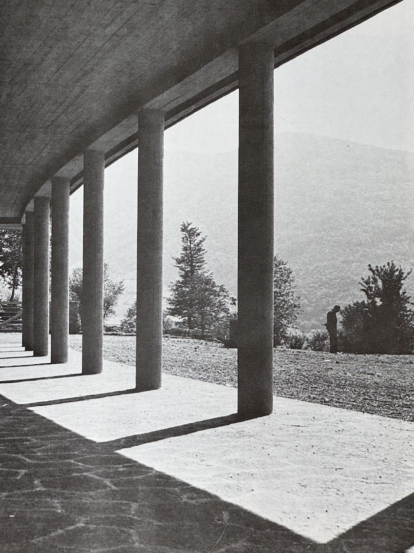 Cities of Childhood: Italian Colonie of the 1930s. Architectural Association, London, 1988. With a text by Eduardo Paolozzi.