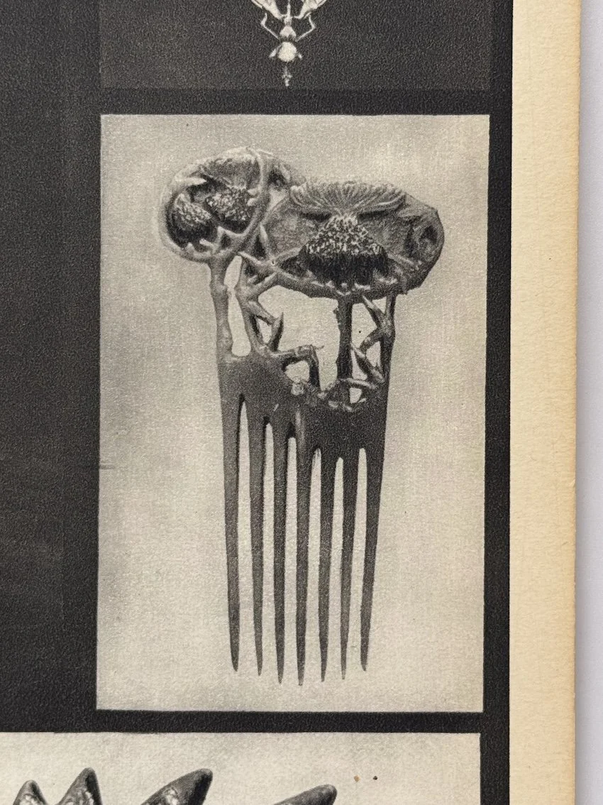 Louis Cheronnet, A Paris vers 1900. Éditions des Chroniques du Jour, Paris, 1932. With a signed dedication dated 1932 from Ossip Zadkine to Mrs Edward Wadsworth.