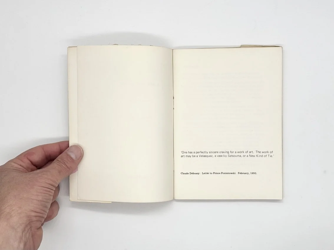 Simon Cutts, A New Kind of Tie. Poems 1965-68. Tarasque Press, 1972.