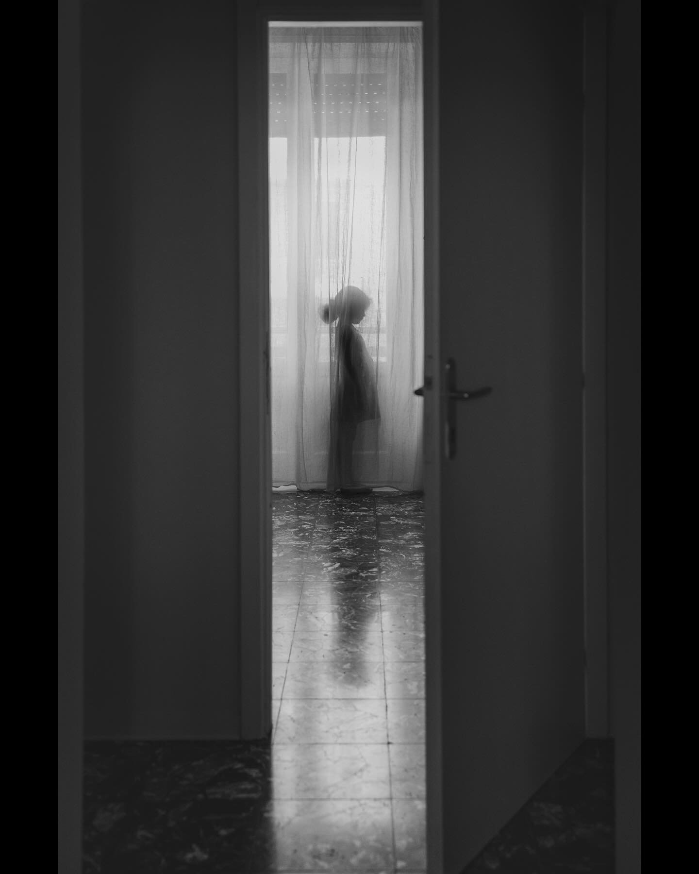 Confinement 🖤

From the series &ldquo;In Between Realities&rdquo;

&bull;&bull;&bull;&bull;&bull;&bull;&bull;

#clickproelite 
#simply_extraordinary_bnw
#bnw_workers
#innova_artsbnw
#monochrome
#bnwdemand
#bnwtones_flair
#bnw_experience
#total_black