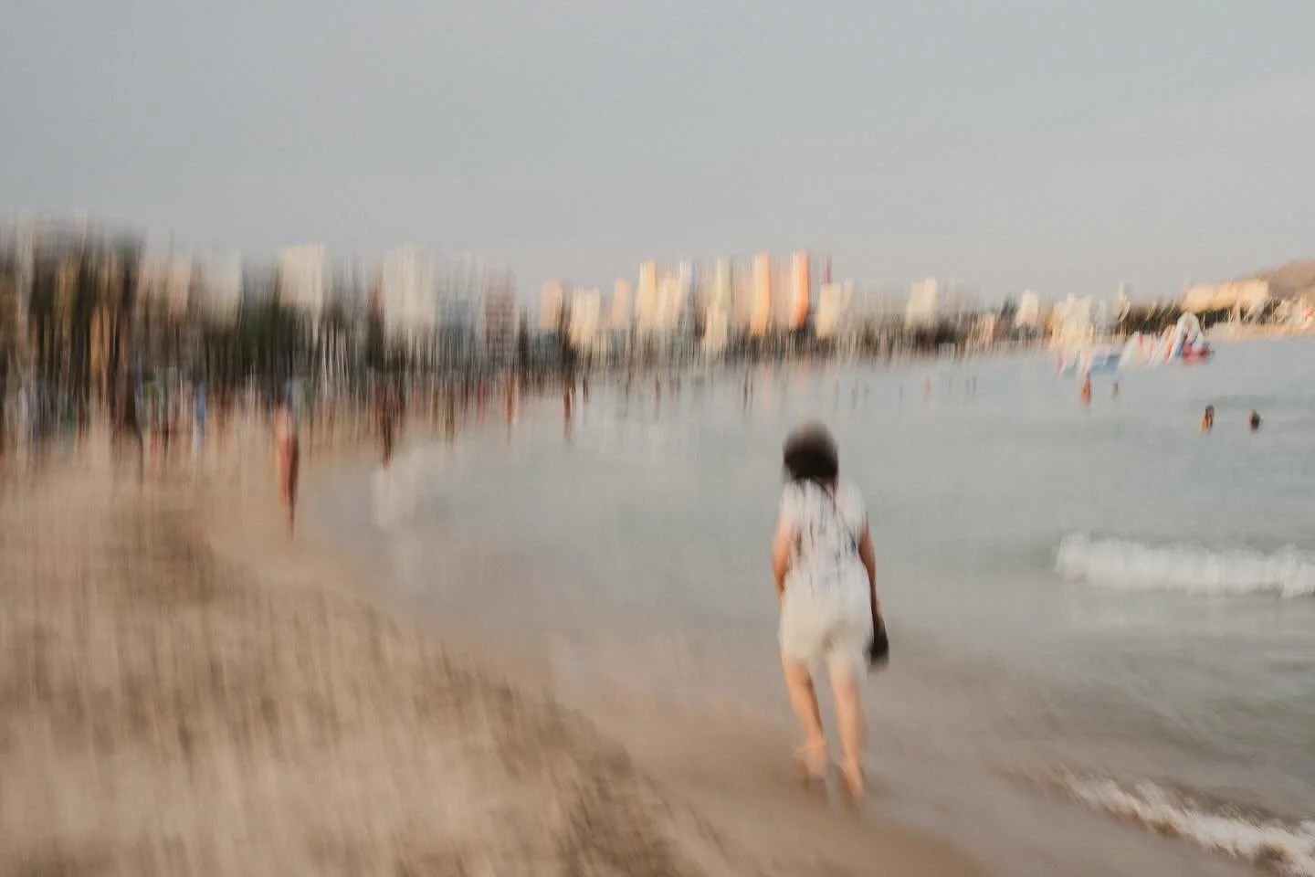 Solitary lady 🤎

&bull;&bull;&bull;&bull;&bull;&bull;&bull;

#icm
#icmphoto 
#clickproelite 
#slowshutter 
#icmphotomag 
#motionblur 
#icmphotography 
#incameramovement 
#abstractphotoart 
#abstractphoto
#abstractphotography 
#icm_community 
#camera