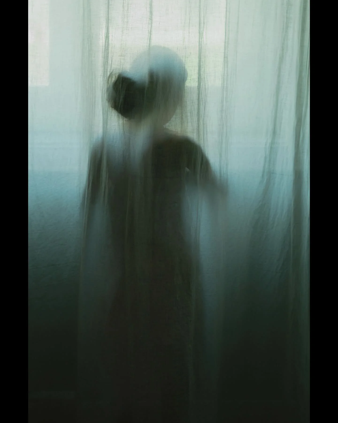 Projection 💚

From the series &ldquo;The Green Room&rdquo;

&bull;&bull;&bull;&bull;&bull;&bull;&bull;

#the_mirror_of_our_souls
#dreamland_arts_of_nature
#ominous_perfection
#super_photoeditz
#somber_moods
#dark_feather_touch
#blackfeathertouch
#sa