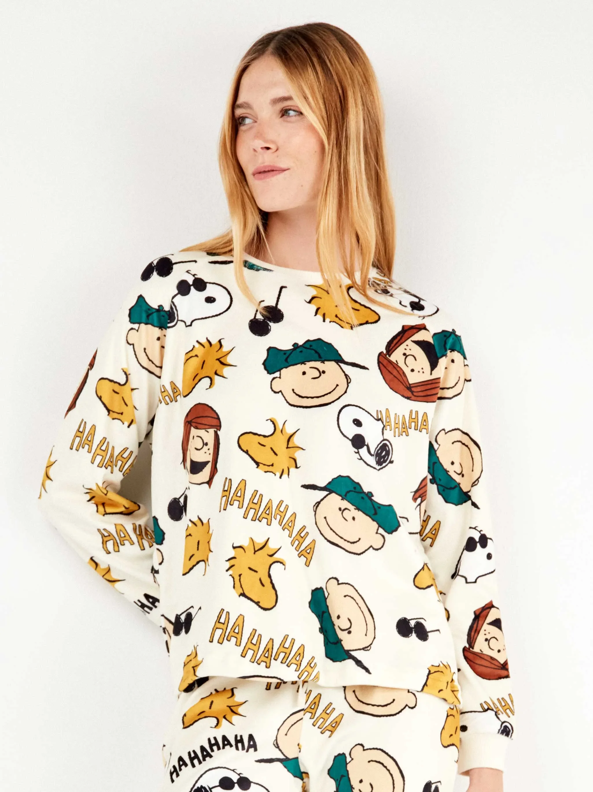 pijama-de-snoopy-en-tejido-polar1755678833179444014.webp