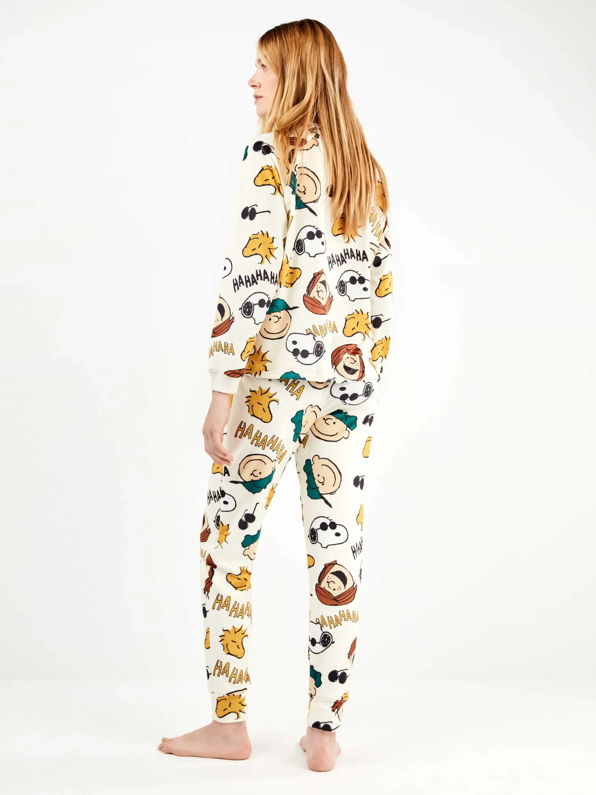 pijama-de-snoopy-en-tejido-polar1755678835724124794.webp