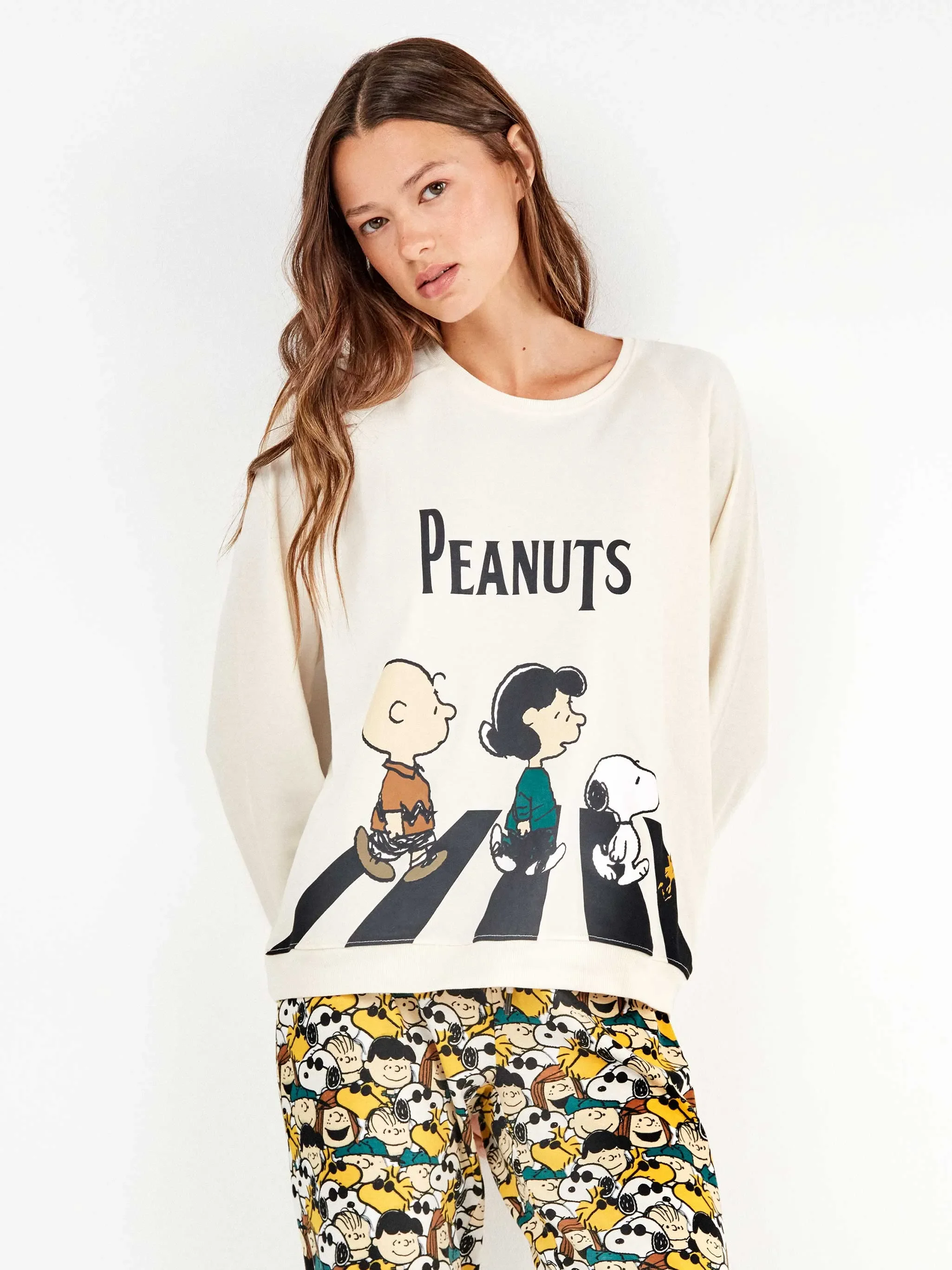 pijama-con-pantalon-estampado-de-snoopy1759821832796954253.webp