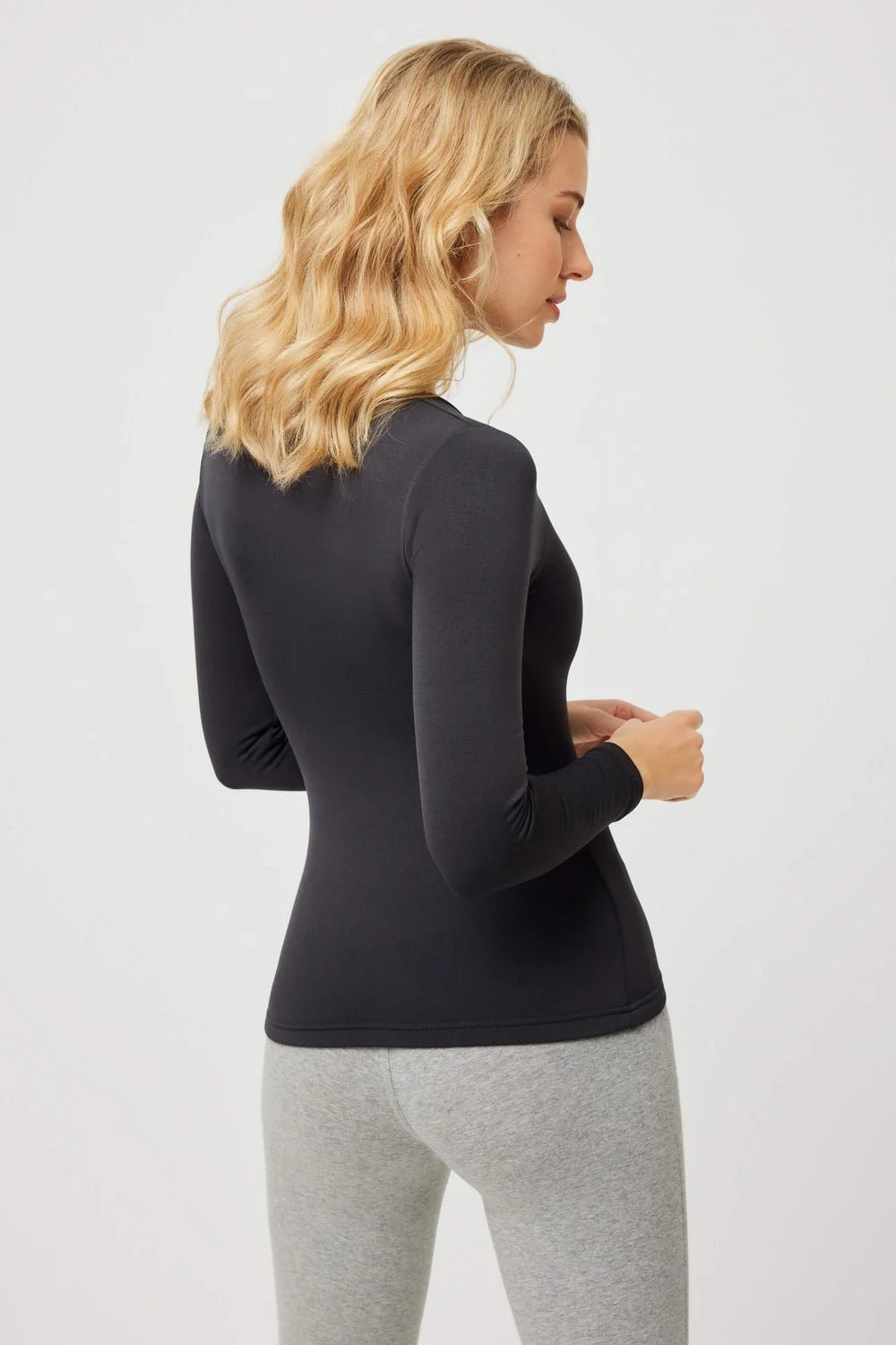 70002NOKIT-4-camiseta-termica-mujer-ysabel-mora-gris_9ce4c3f1-ee7c-41b5-b69f-ad66d8814beb_1000x (2).jpg