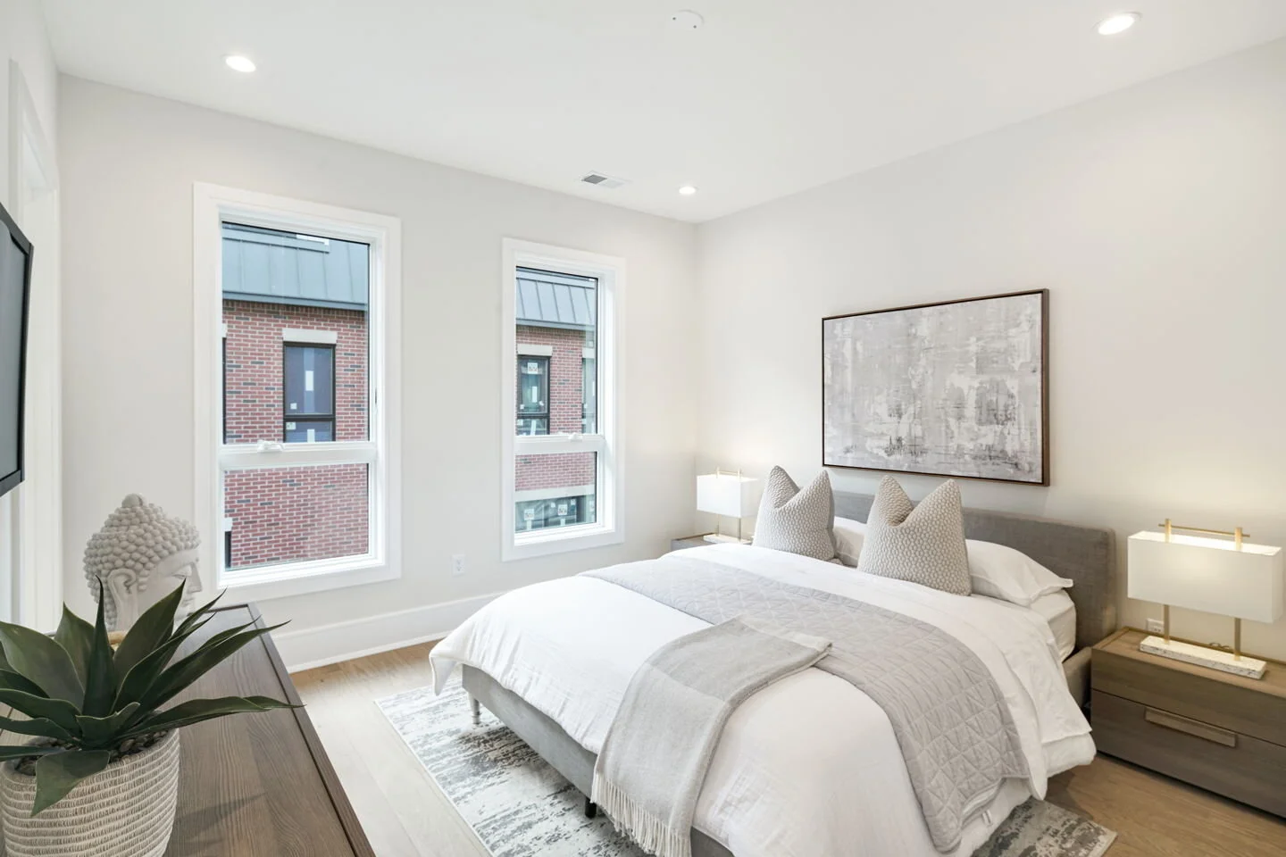 6-mls-3310 S 20th St-Full-6.jpg