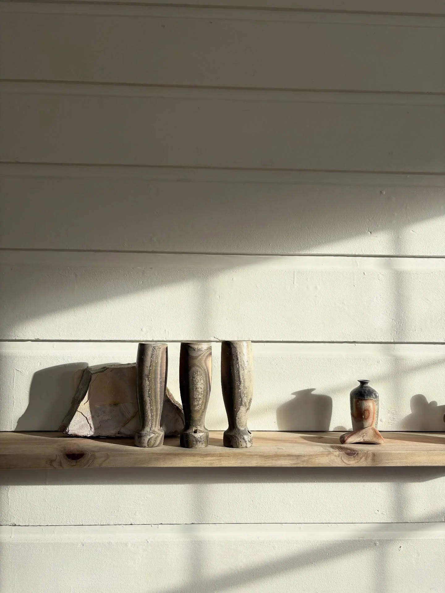 Sneak peak of our exhibition opening today!
I hope you can  join us for the opening reception this afternoon, November 8 from 3-5pm. 

Tama One
9960 HWY 1
Olema, CA
(North of San Fransisco)

Exhibition will run from November 8 - December 11. 

#potte