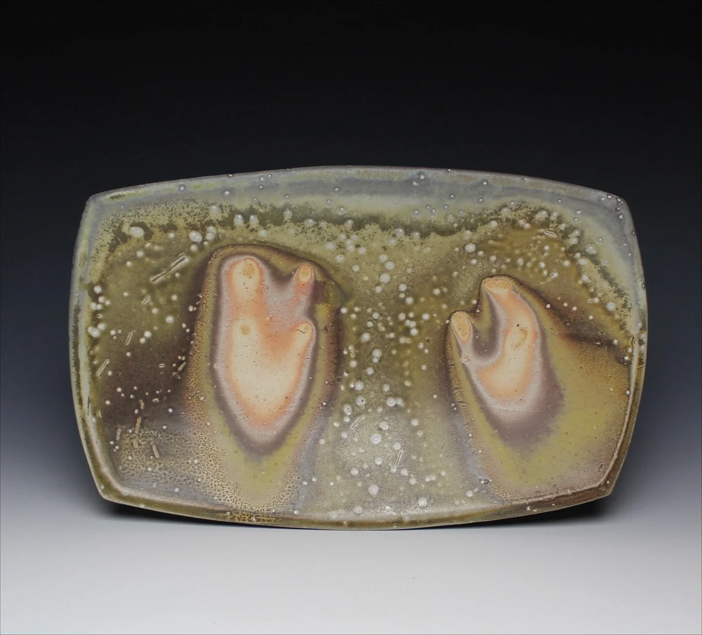 tray
Part of &lsquo;accumulations&rsquo; currently on view at @t_a_m_a_o_n_e alongside @laurenqn.ceramics beautiful vases. 

Tama One
9960 HWY 1
Olema, CA
(North of San Fransisco)

On view through December 11. 

&bull;sold

#sodafired
#pottery