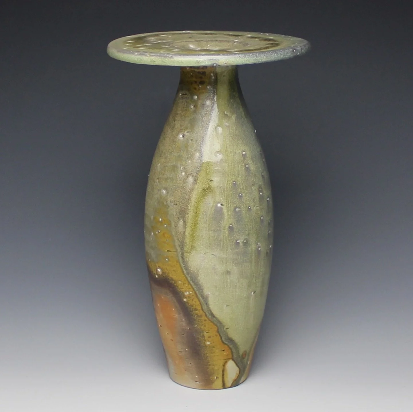 Vase

Looking forward to sharing over 200 new pots for my holiday sale this week! Early access goes out to my emailing list tomorrow, while the sale goes public on my website Friday morning at 9am PT! Link in my bio. 

Hope you get a chance to check 