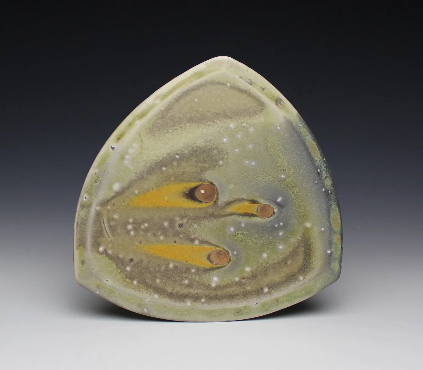 tri plate. 

Loving the dynamic flashing and soda glaze on this one. Available in my shop - link in my profile. I&rsquo;ll be shipping a last round of orders today and Saturday!

#sodafiredpottery
#terrasigillata