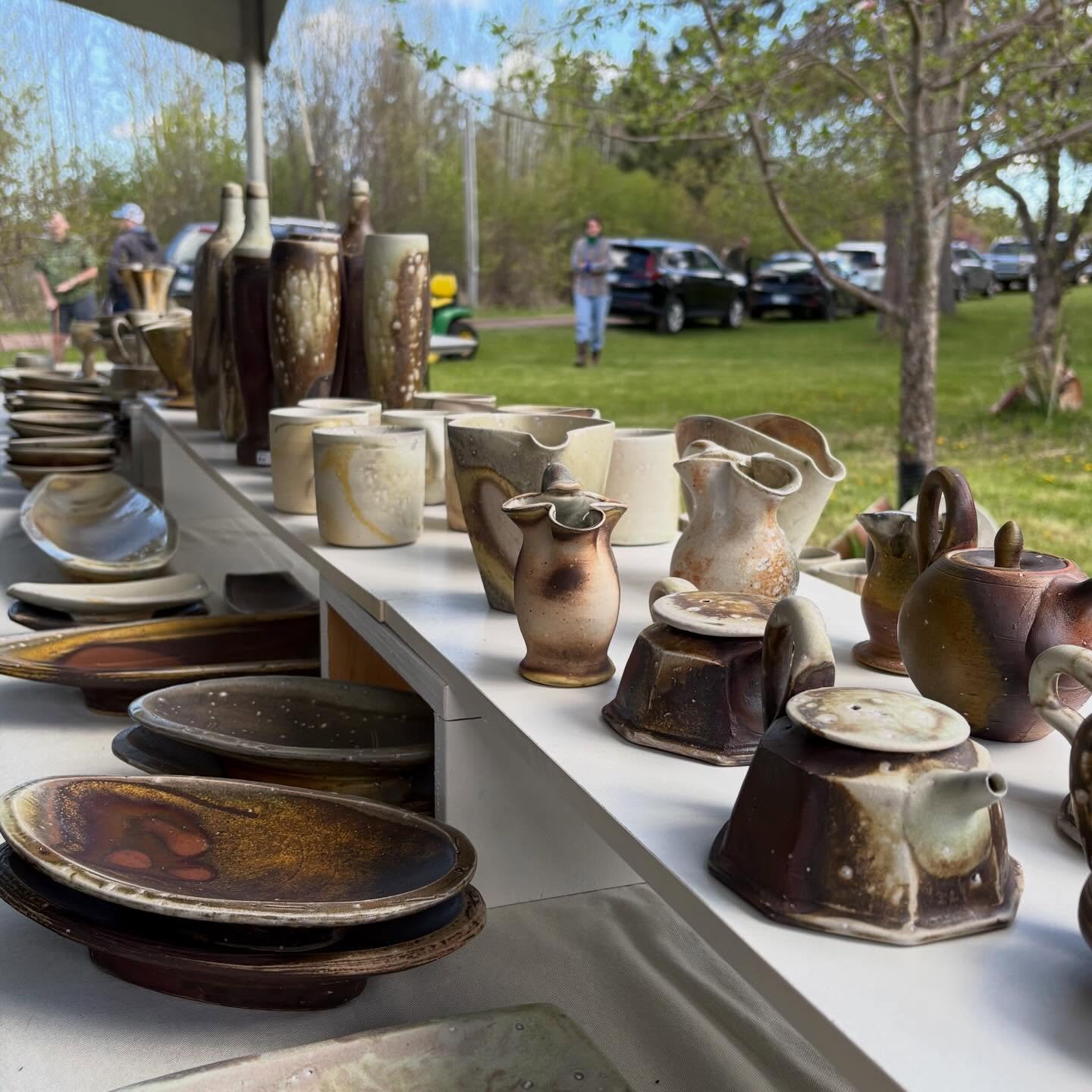 @stcroixvalleypotterytour day two! We all have many many many beautiful pots left. Stop on by! 

I&rsquo;m honored to be a guest at the
@oestreich_jeff @jayjohnsonceramics studio, along with guests:
@kate.bauman.arts
@osjenson 
Mark Lambert
@ernestmi