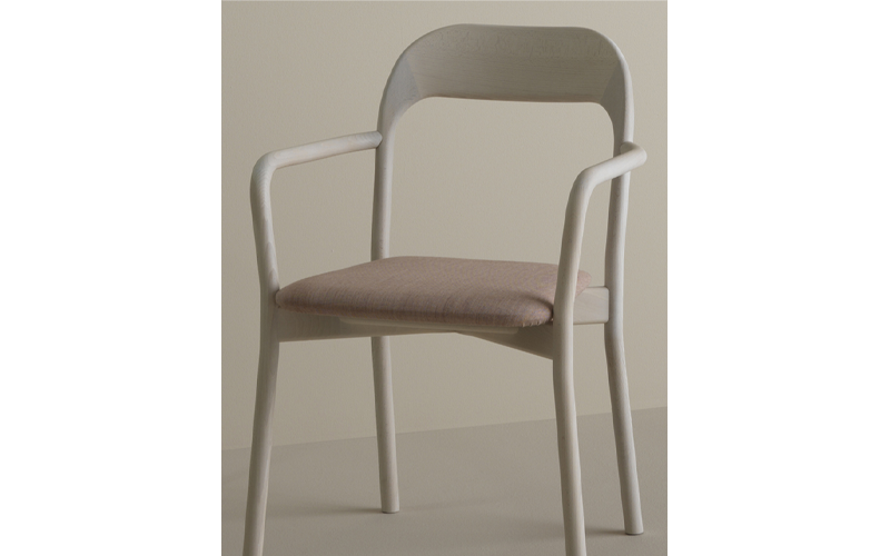 Roya-Armchair-UPH-2.png