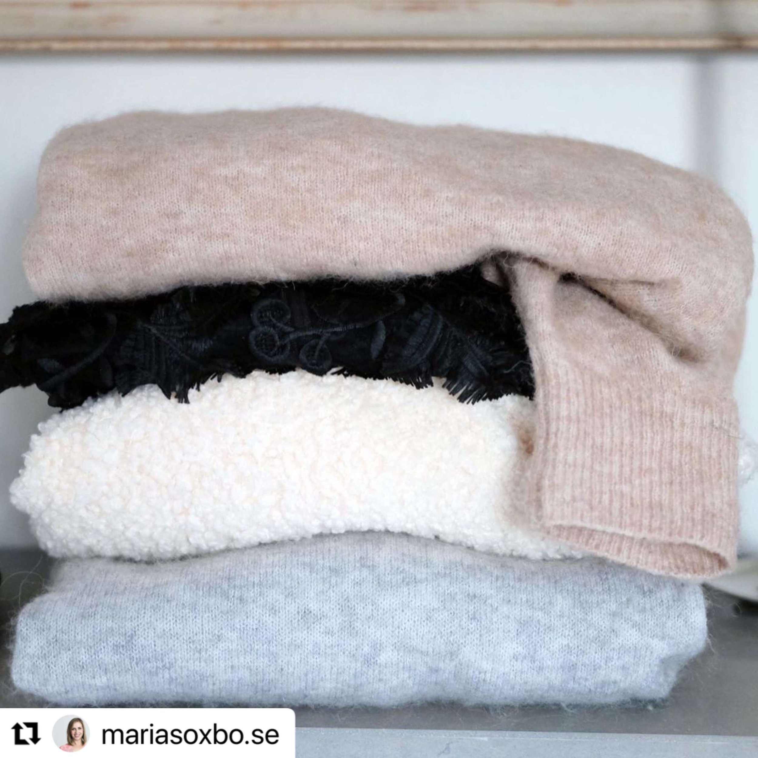  Enligt hållbar influencer Maria Soxbo använder vi i snitt nyproducerade kläder endast 7 gånger och sedan slängs de i soporna.  