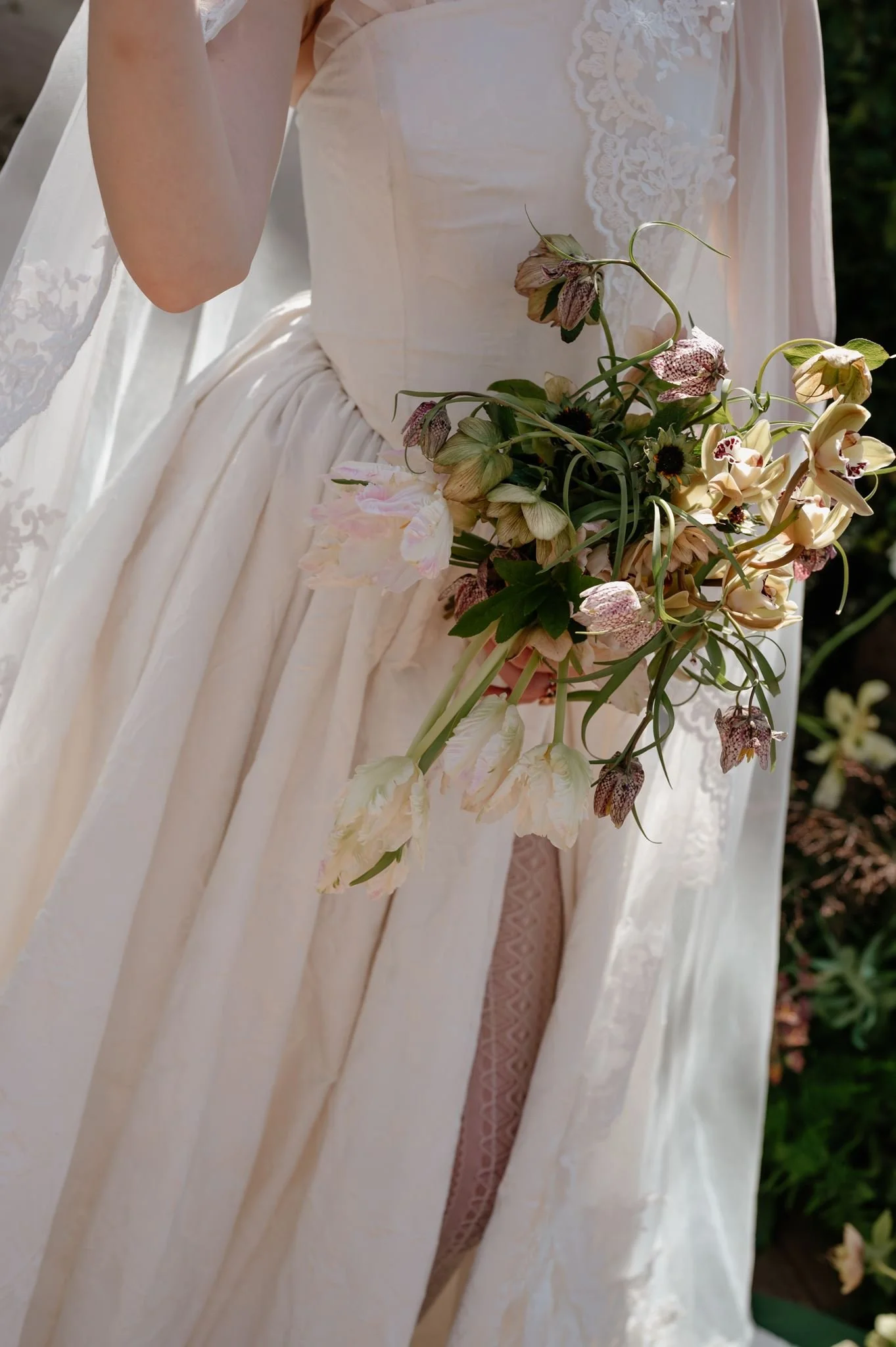 laura_martha_photography_minerva_vines_winery_wedding-23.jpg