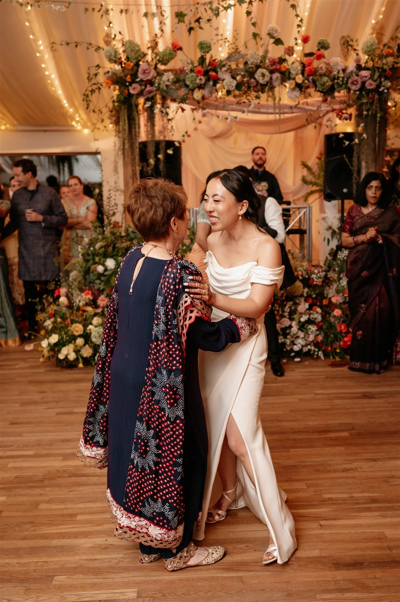 laura.martha.photography_wrenbury.hall.15-9.jpg