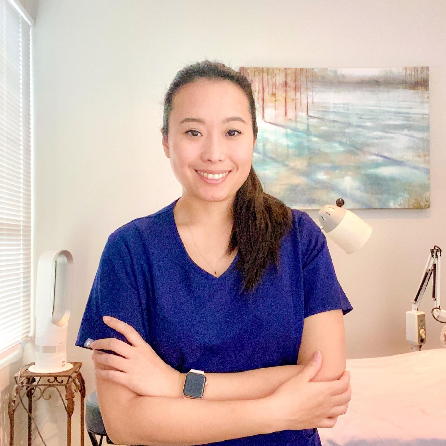 Putting the face to the name 🙋🏻&zwj;♀️ I&rsquo;m Dr. Ann Kim DACM, LAc. 

I&rsquo;m a California licensed acupuncturist, a 4th generation acupuncturist, and wife to an acupuncturist 😲 I can confidently say I&rsquo;m heavily influenced to apply min