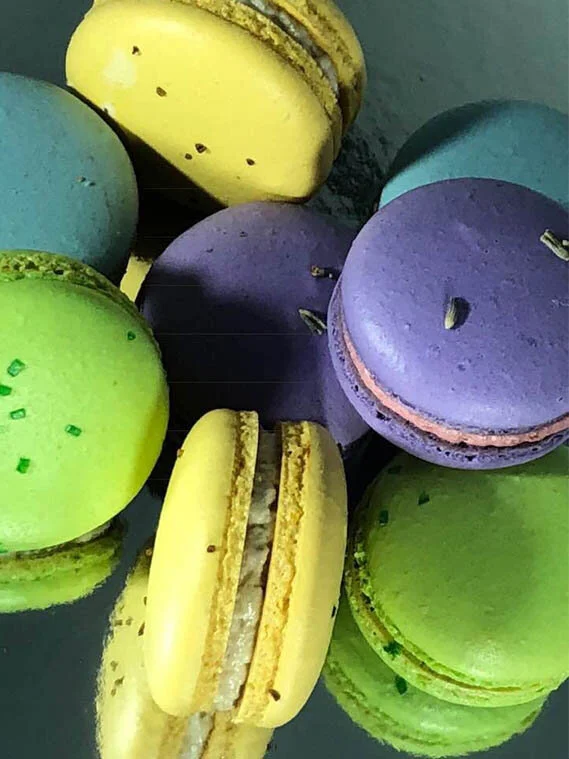 MACARONS Banana and blackberry, Lavender and blueberry, Açaí and key lime