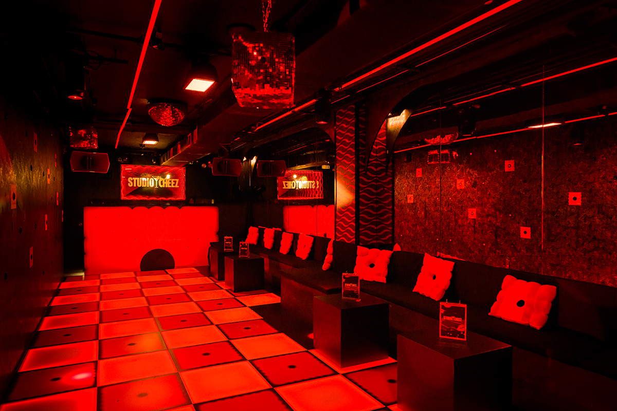 0401_StudioCheez_GroovesRoom-C-0011-HDR.png