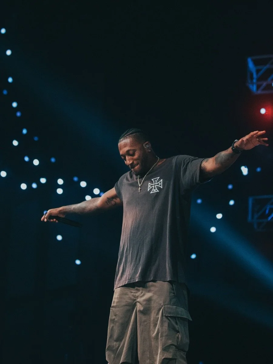 &ldquo;THIS CITY CHANGED MY LIFE, THIS CITY PUT SOME HAIR ON MY CHEST. I LOVE IT A LOT, I BECAME A MAN HERE&hellip;I LEARNED HOW TO BE A HUSBAND, HOW TO BE A FATHER, HOW TO BE A DISCIPLEMAKER, HOW TO BE A LEADER.&rdquo; - @lecrae 

Memphis, what a sp