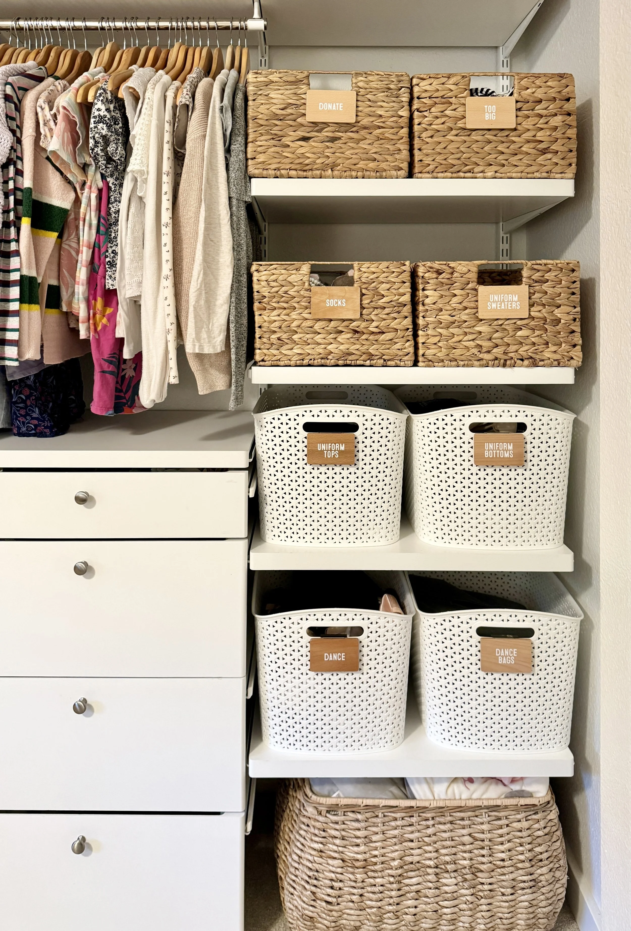 luxury organized kids bedroom closet