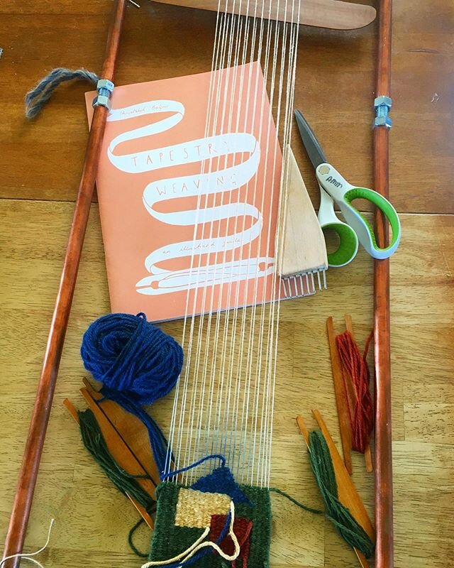 I had so much fun making my first little tapestry!!!! Thanks @irish_da for building the copper pipe loom! Thanks @christabelbalfour for all the good information in your book! #tapestryweaving #weaversofinstagram #copperpipeloom #weavingisfun #happypl