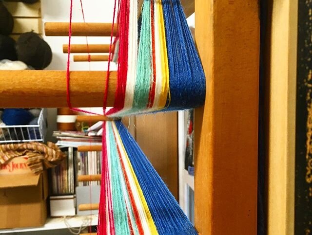 Napkins for my Fiestaware 😍 1.winding the warp 2.rough sleying the reed 3.on the loom! 4.progress😊 5.when you decide to add black dividing threads🤪 6.pressing 7.serging and cutting apart 8.while listening to &lsquo;Weave&rsquo; podcast 🥰 9.pinnin