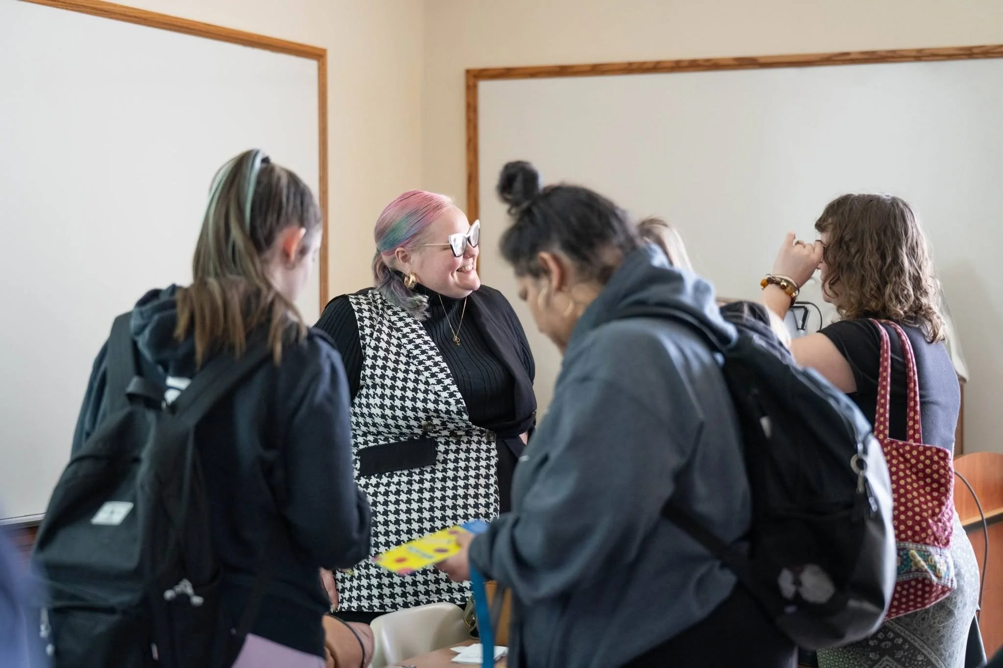 Linnea Marie teaching students