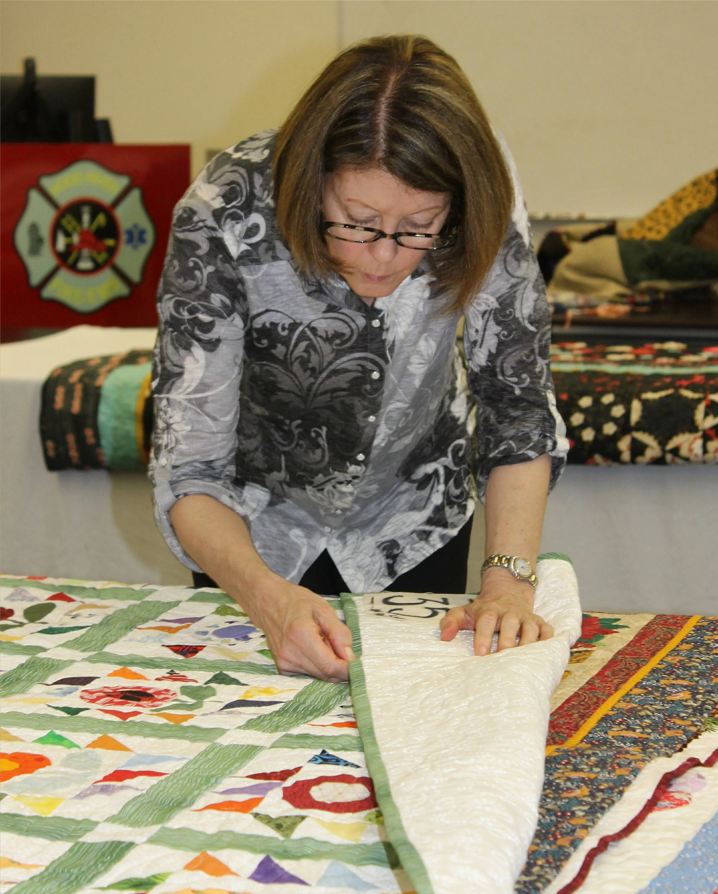 Judging-a look at the binding.JPG