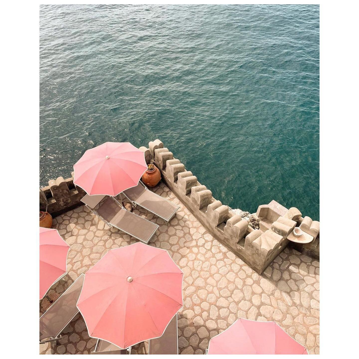 Weekend is close&hellip;. 💕☁️

&bull;

&bull;

&bull;

#holidaymood
#hardworkwillpayoff 
#stylehappynow
#makeithappentoday 
#pinkdesign 
#consultancythatdelivers
#stylegoals 
#powerhoursessions 
#dreambigdreams 
#salestips