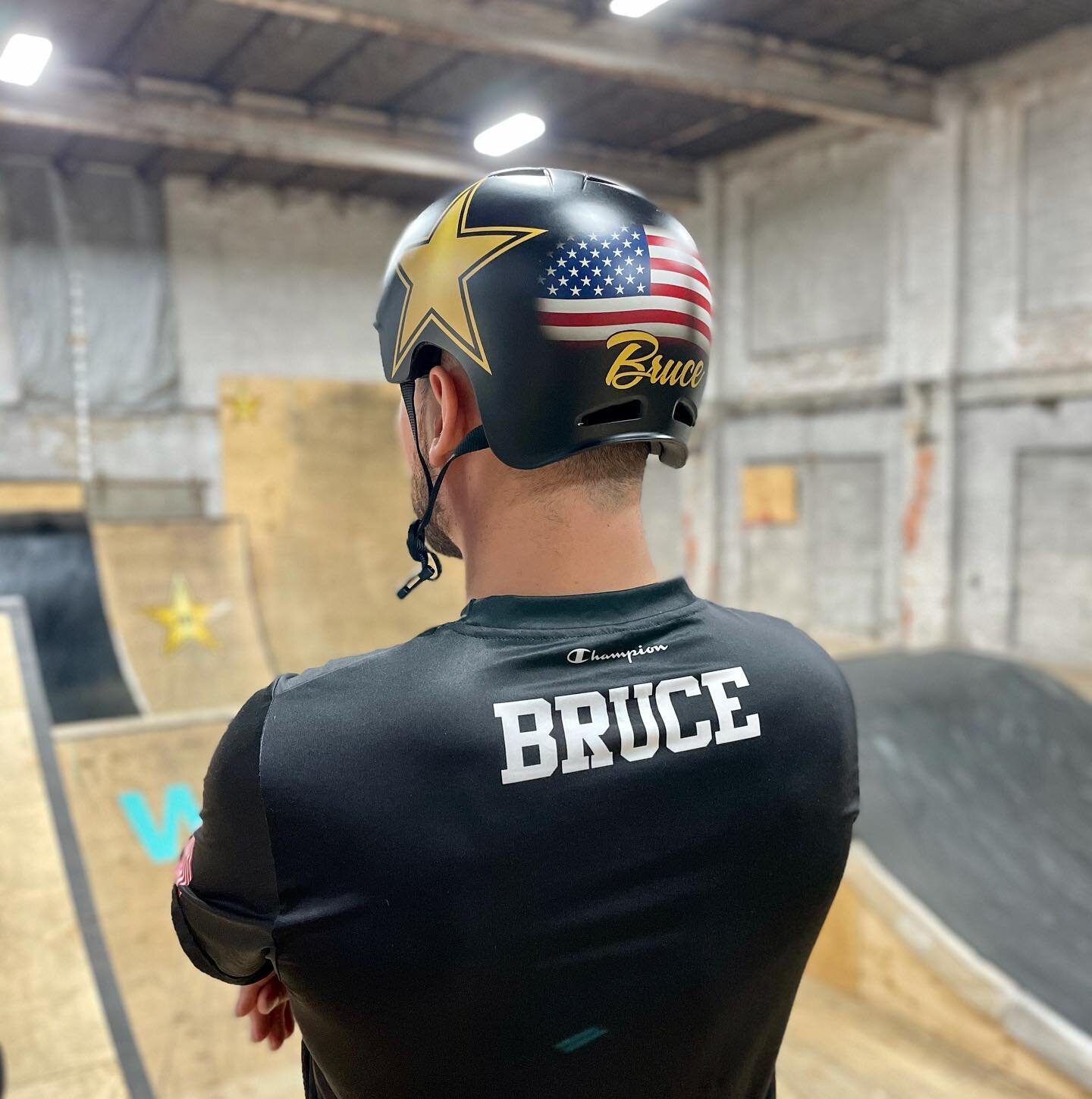 Olympic lid is here😍 I wanted something close to what I always wear with a flag🇺🇸 huge thanks to @KrossOver_Customs for getting this done in such short notice &amp; huge thanks to @Phil_6thCityCycles for picking it up in Kentucky!! Now let&rsquo;s