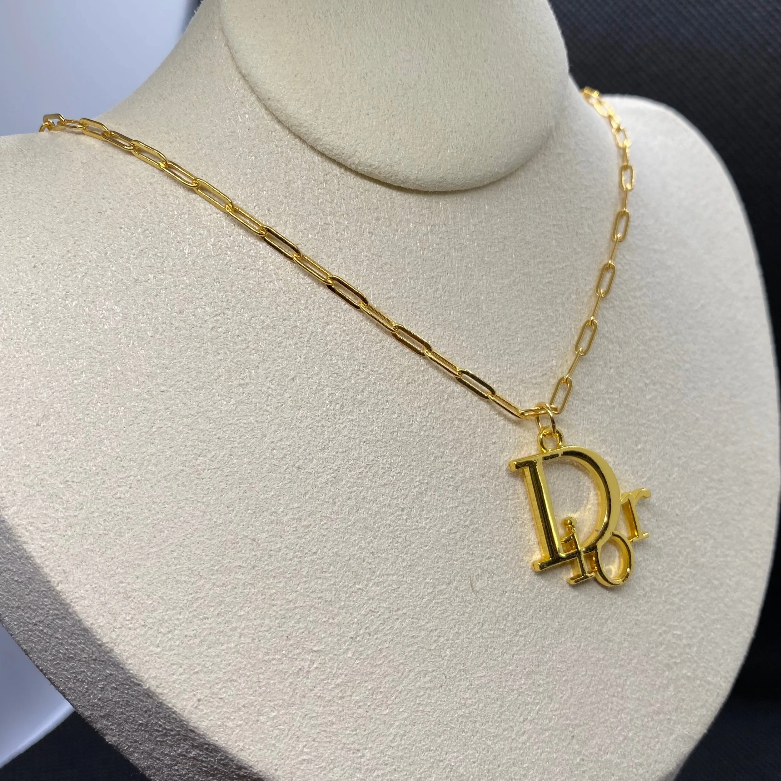 C5A8B82B-A6A8-4DD9-9EBF-0F4C05AC1B2B