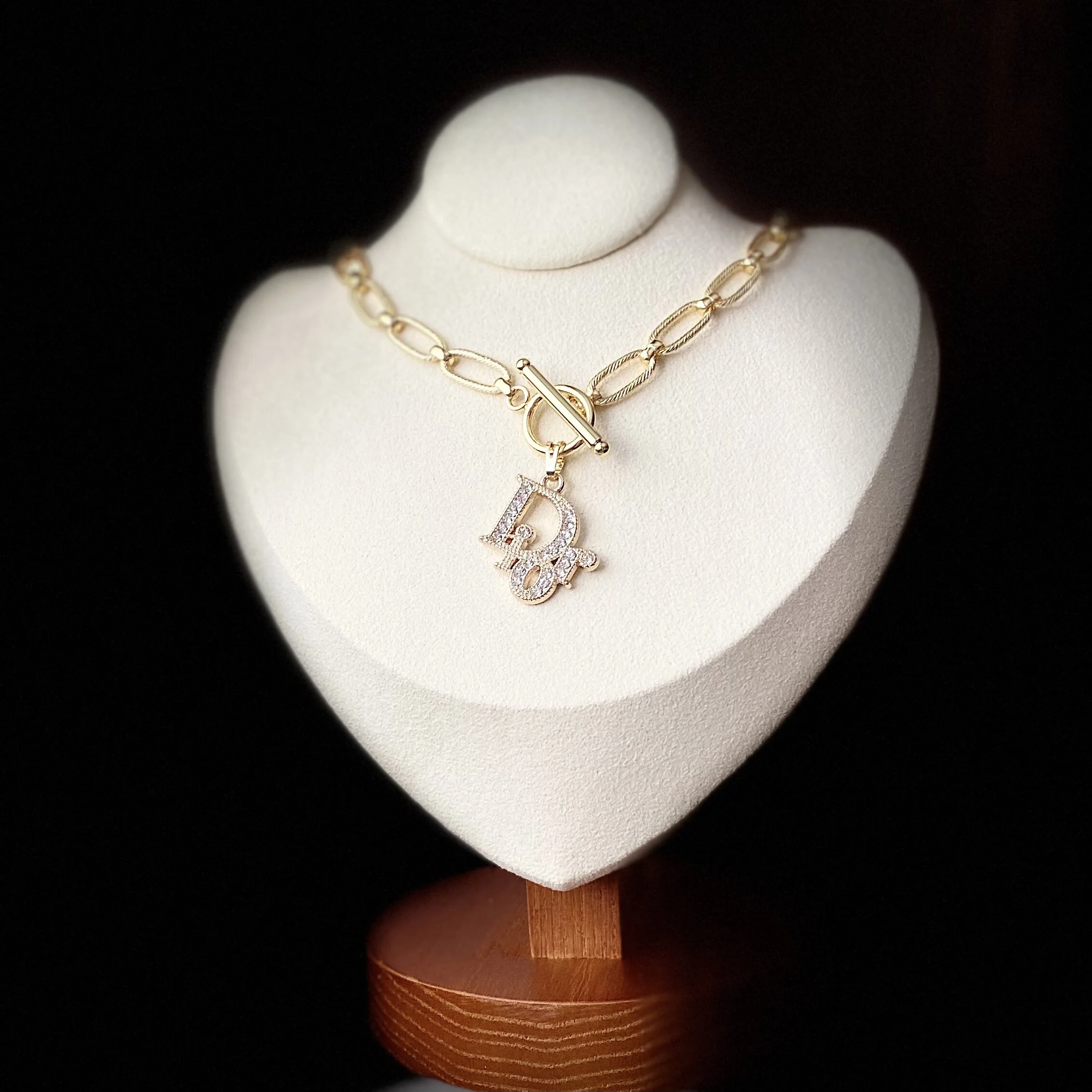 26352F87-961E-4DCA-8672-8B628C863707