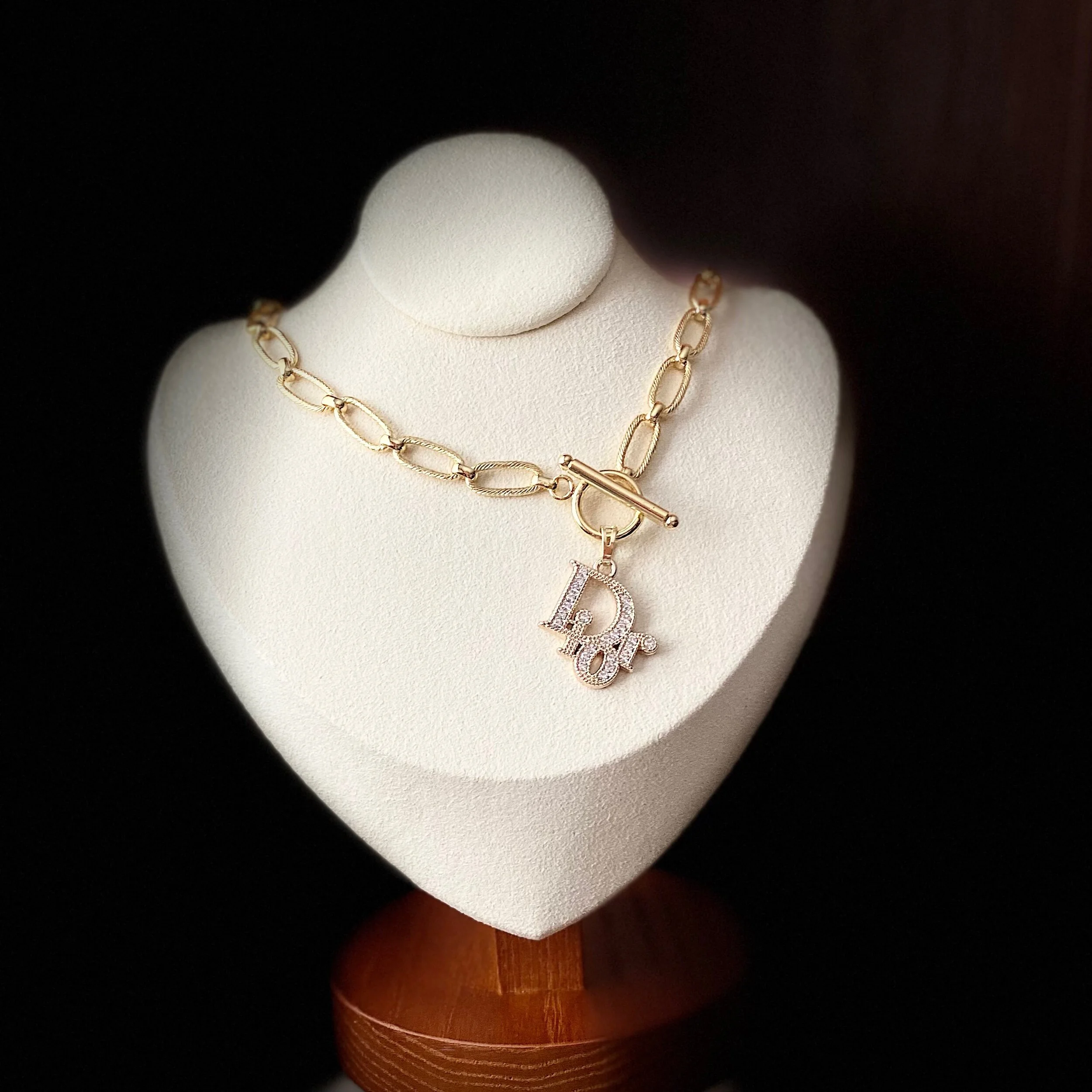 ED260673-5124-4B04-A769-179D4D3F58CC