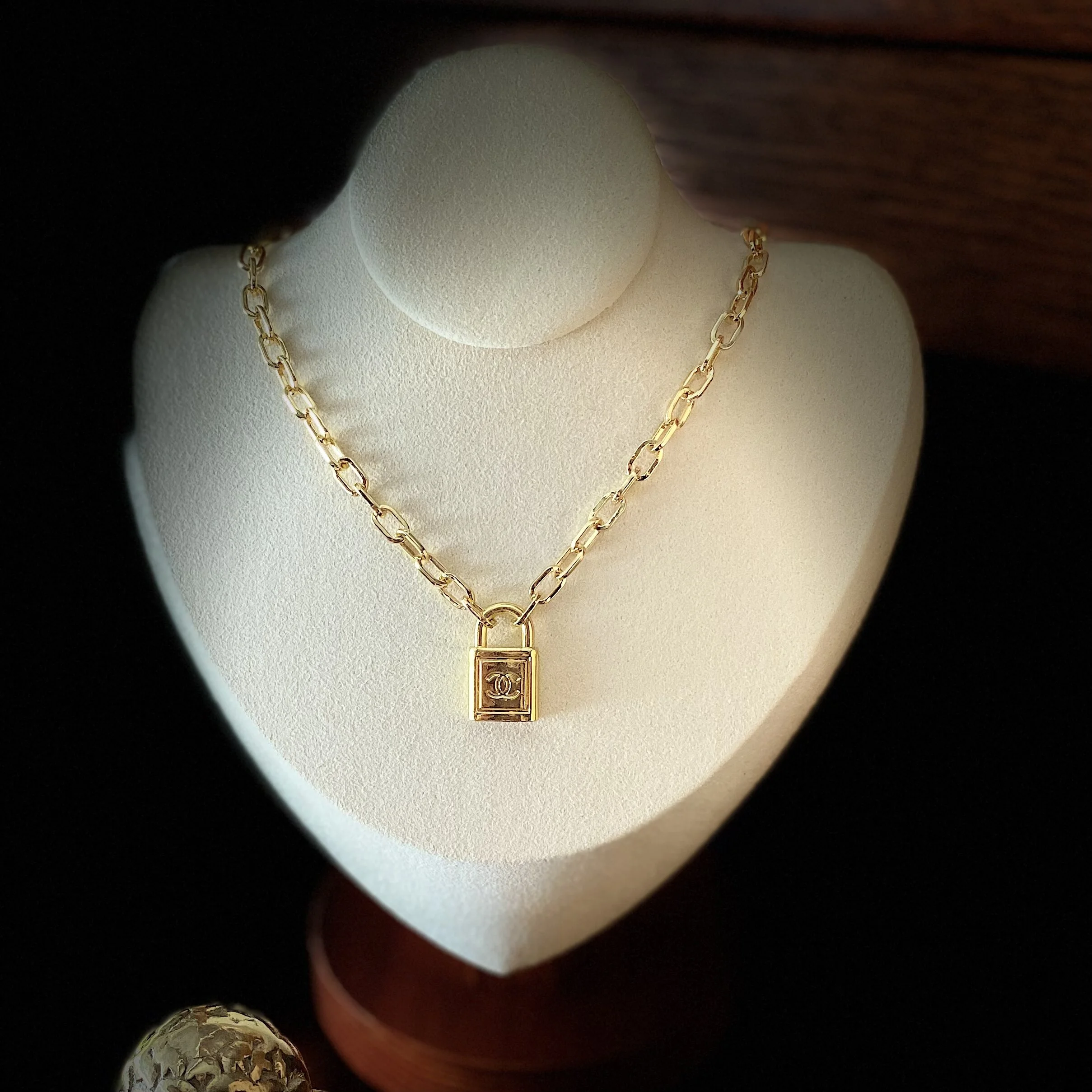 80B55C52-C1C9-4BD1-89D6-3EAA3B1E5E17