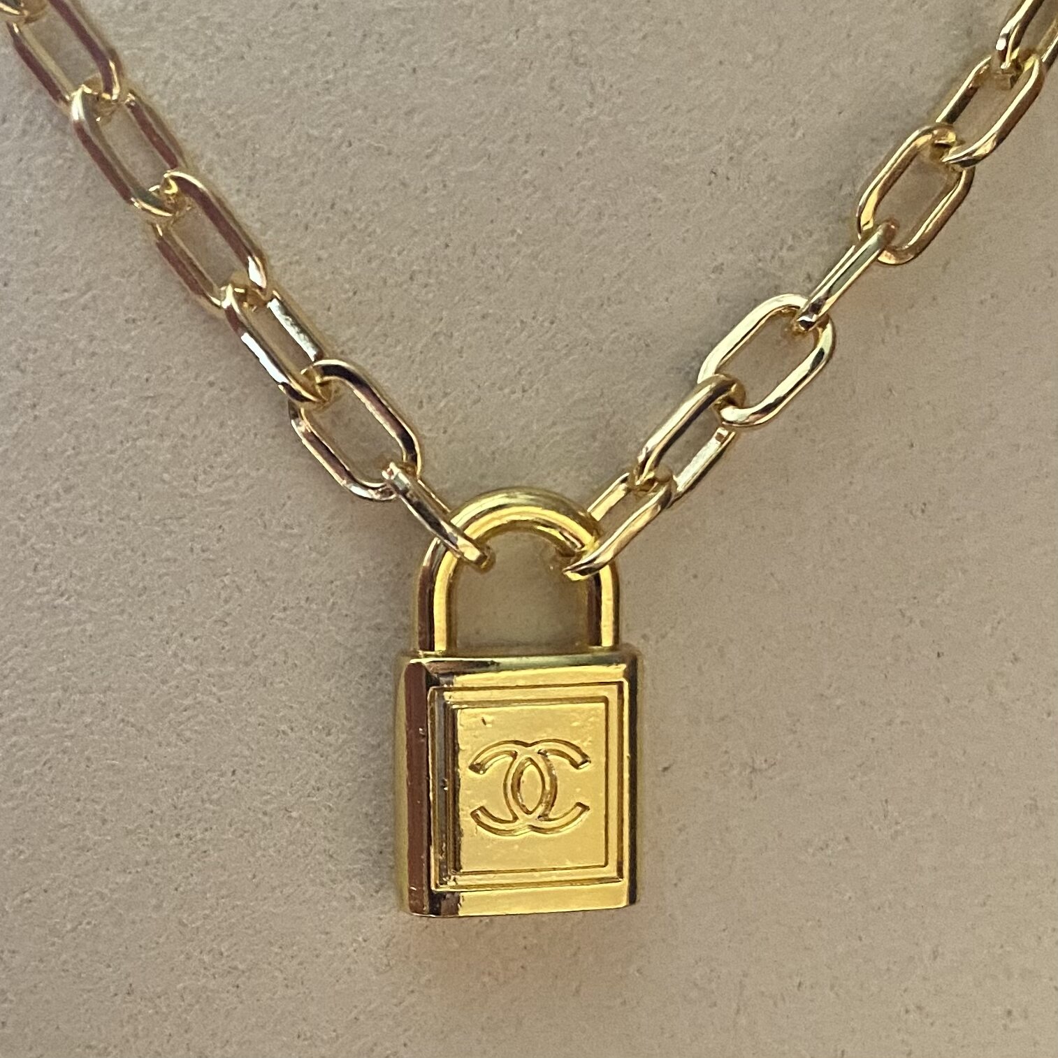 A1EDBC4C-13F8-4851-98ED-A07221993060