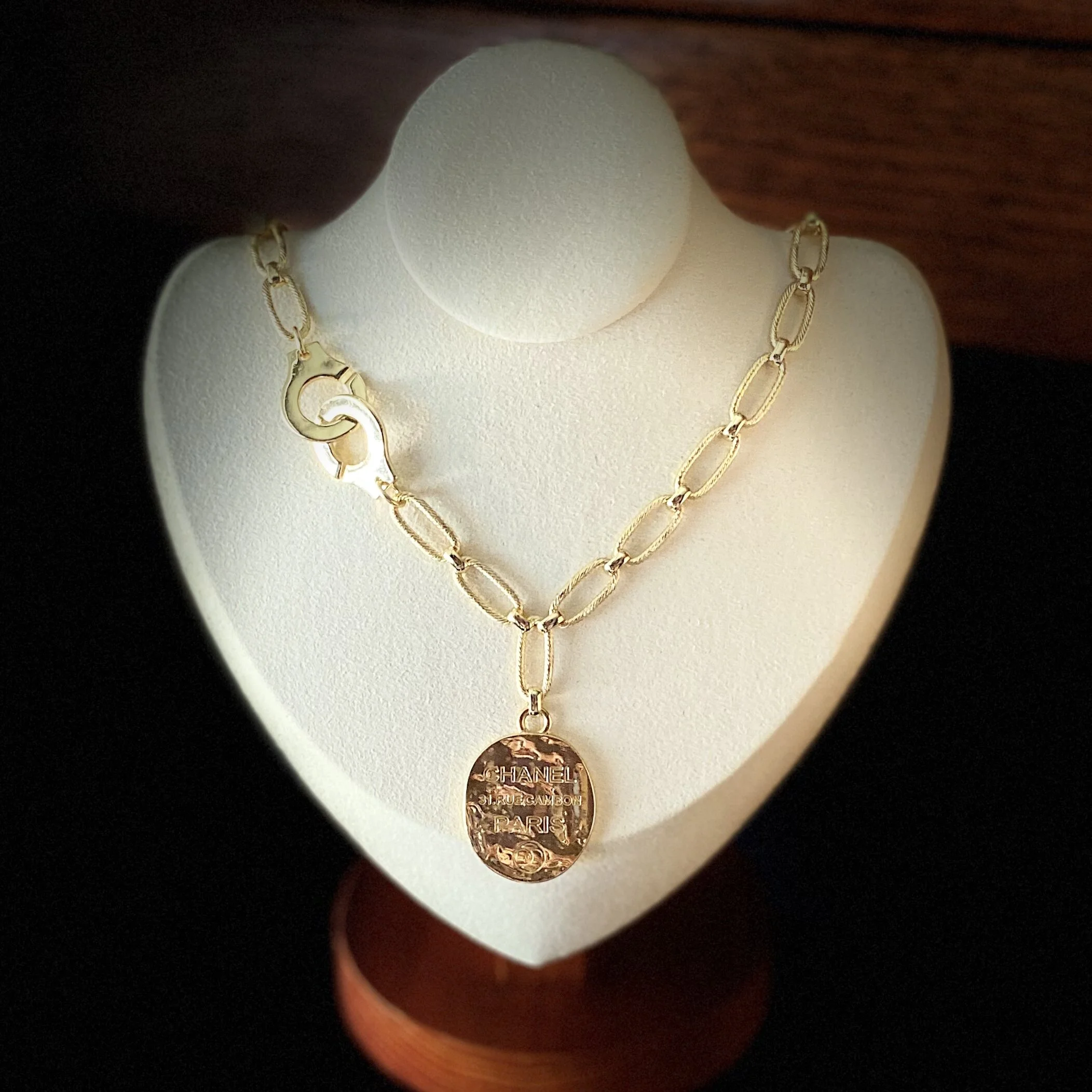 9A8EF1C6-1A5D-4523-A438-002B03332566